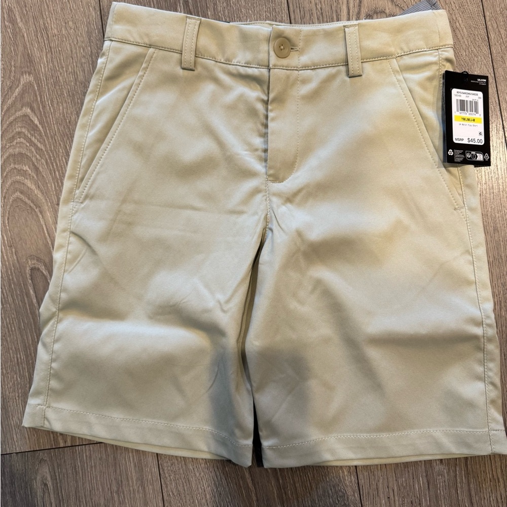 Under Armour boys Beige Flat Front Shorts